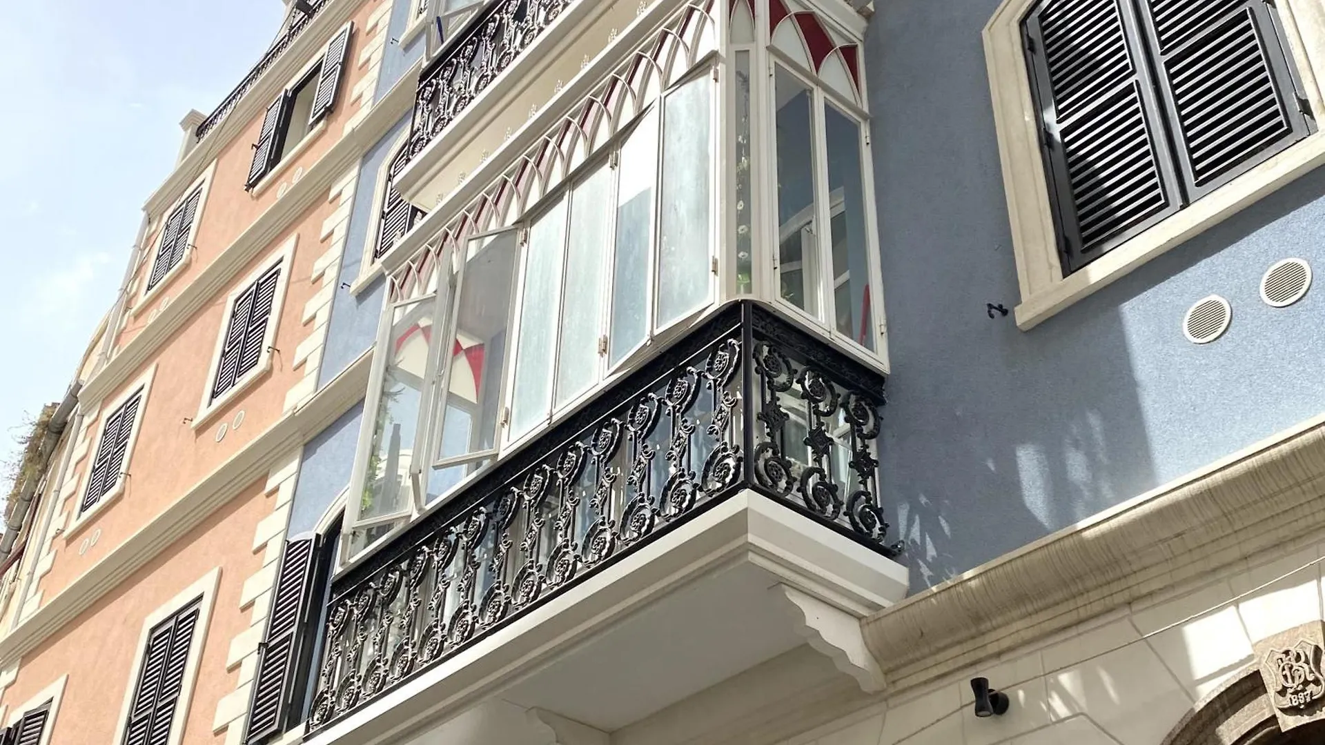 Apartment Central Penthouse Double Room Ensuite - Grand Central House Gibraltar