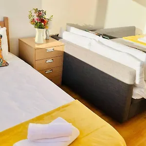  Apartment The Rock Retreat -