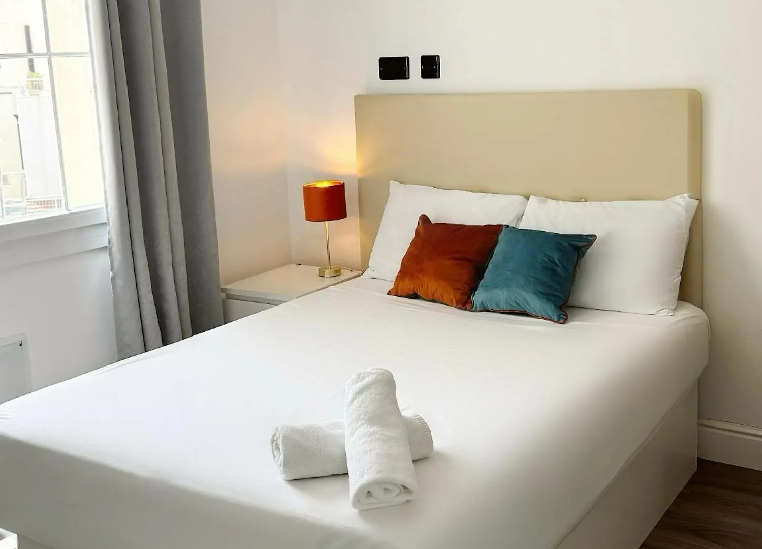 Central Penthouse Double Room Ensuite - Grand Central House location